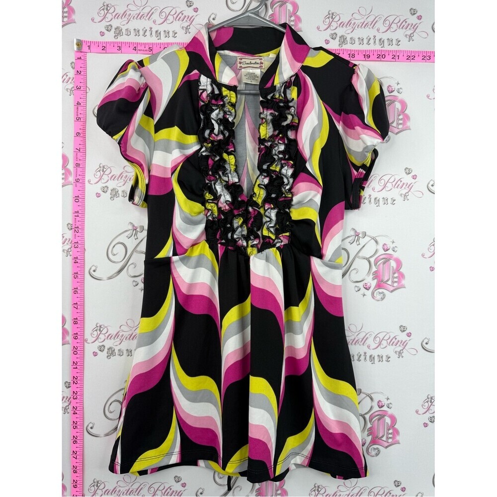 Soulmates tshirt ruffles y2k Pink, Black & Yellow Wave-Print Ruffle V-Neck Top